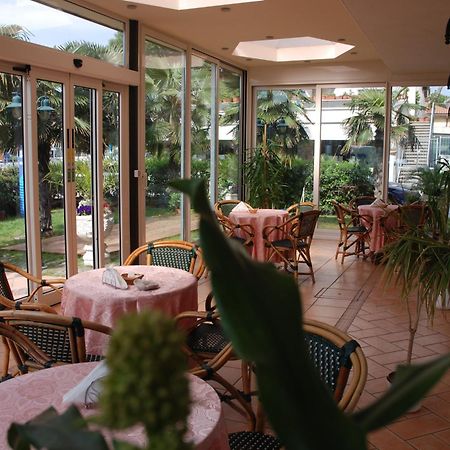 Hotel Residence Veliero Riccione Exterior photo