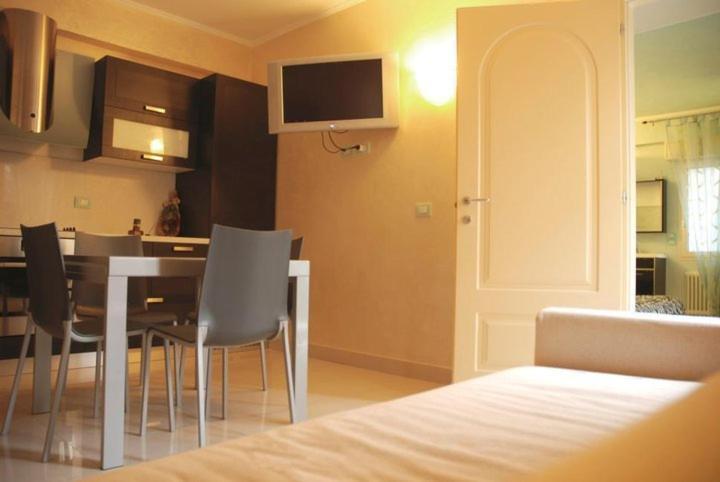 Hotel Residence Veliero Riccione Exterior photo