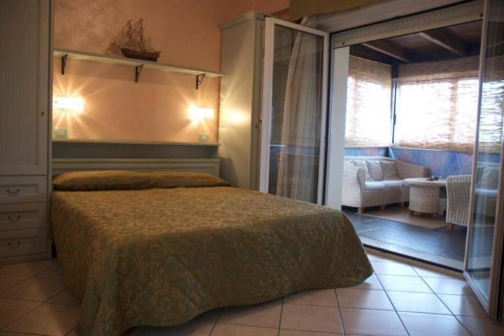 Hotel Residence Veliero Riccione Exterior photo