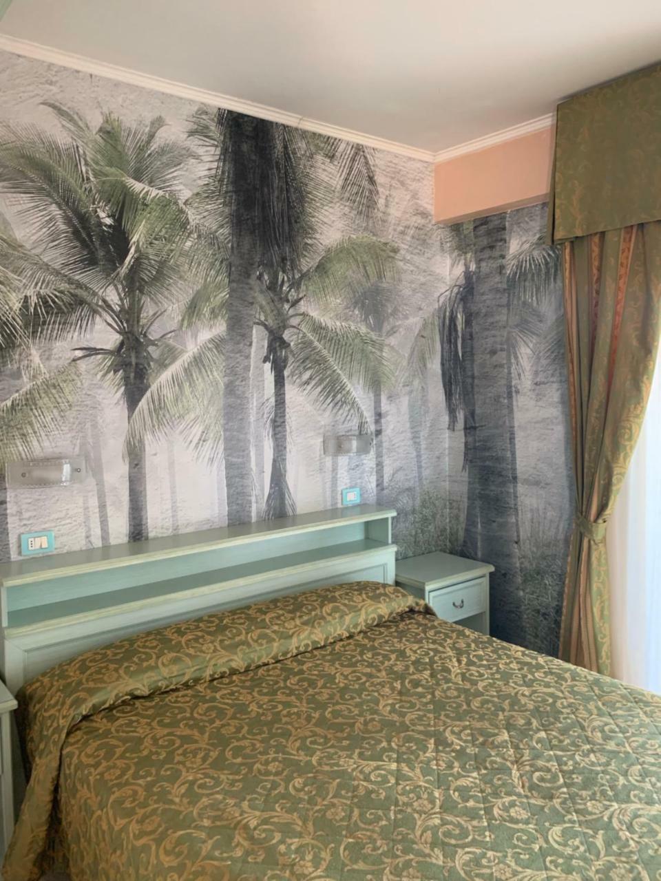 Hotel Residence Veliero Riccione Exterior photo